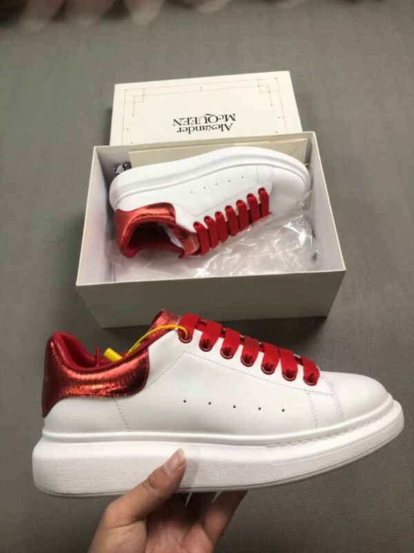 o_1imq90e1sle110k17akqtn1huh0 Alexander McQueen